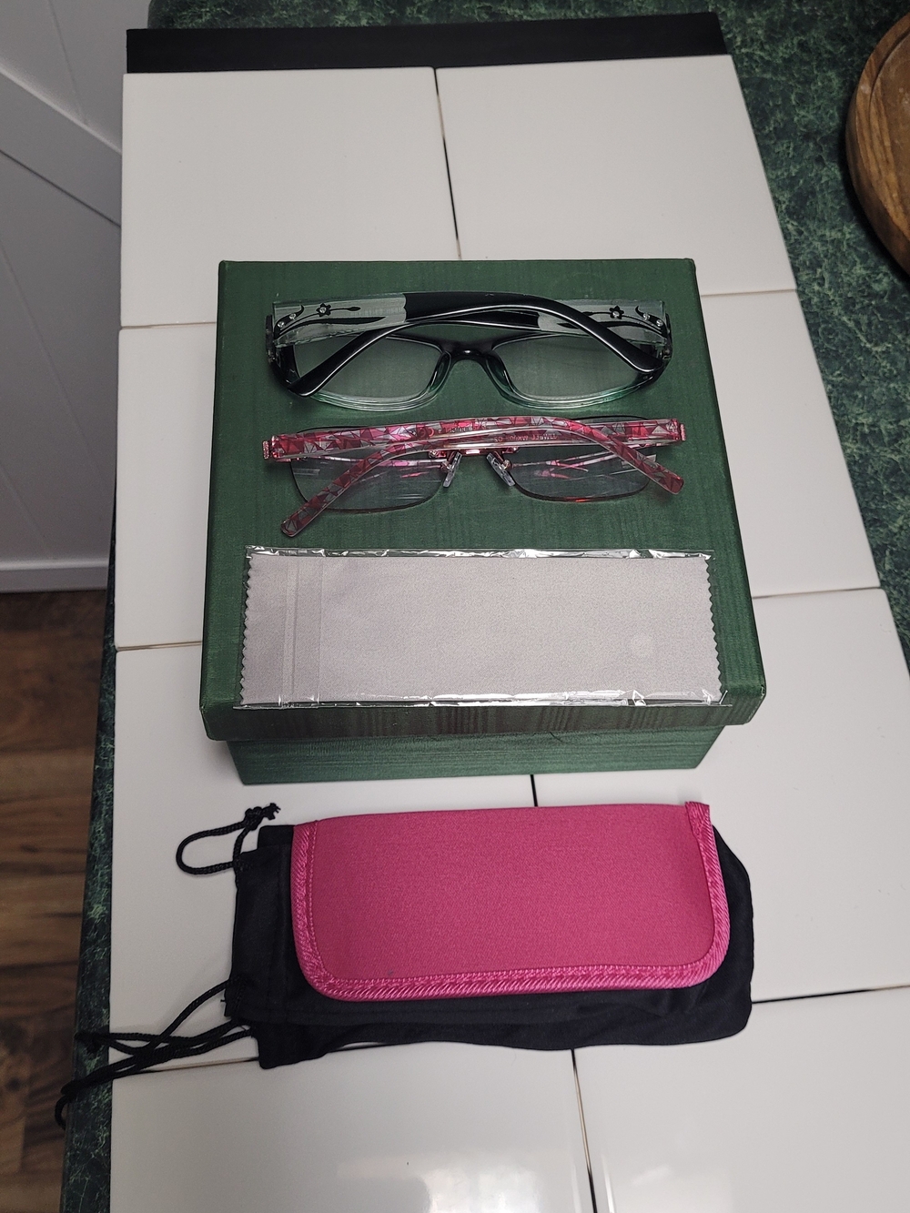 Pink Frame Reading Glasses with Matching Pink Sleeve & Green Glasses - Picture 6 of 7